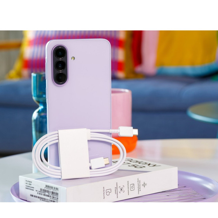 گوشی موبایل سامسونگ مدل Galaxy A37 دو سیمکارت ظرفیت 256 گیگابایت و رم 8 گیگابایت - ویتنام - به همراه شارژر 25 وات سامسونگ