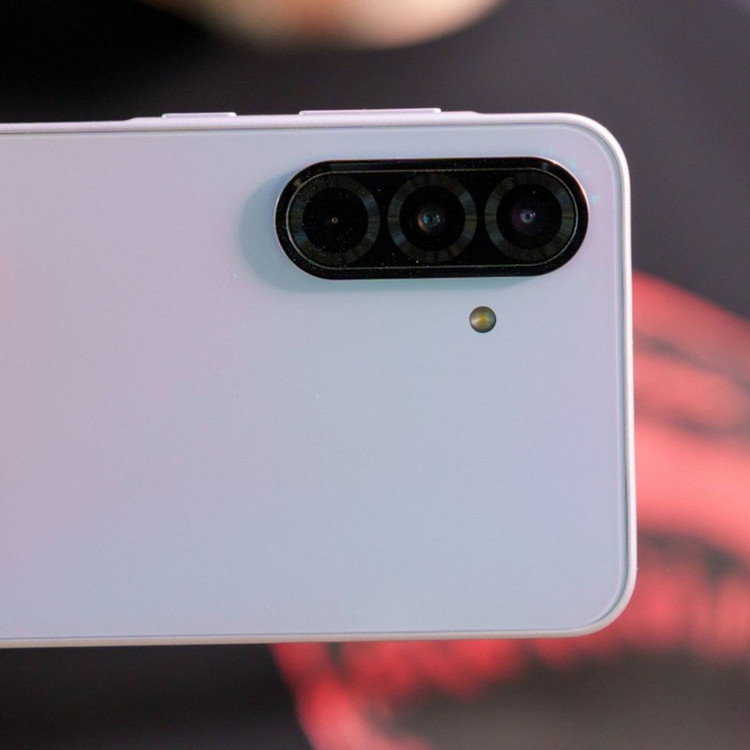 گوشی موبایل سامسونگ مدل Galaxy A36 دو سیم کارت ظرفیت 128 گیگابایت و رم 8 گیگابایت - ویتنام - به همراه شارژر 45 وات سامسونگ