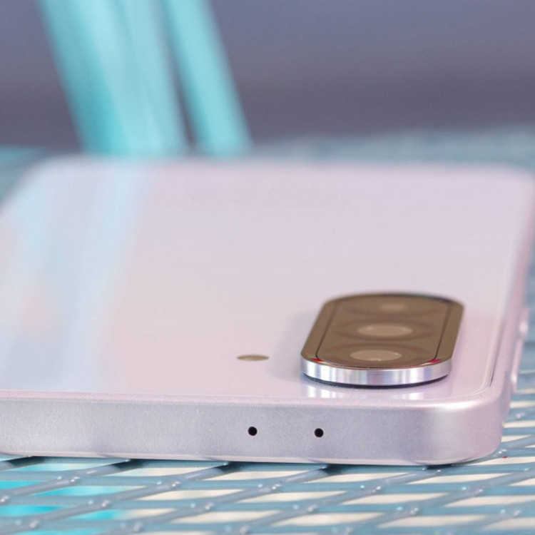 گوشی موبایل سامسونگ مدل Galaxy A36 دو سیم کارت ظرفیت 128 گیگابایت و رم 8 گیگابایت - ویتنام - به همراه شارژر 45 وات سامسونگ