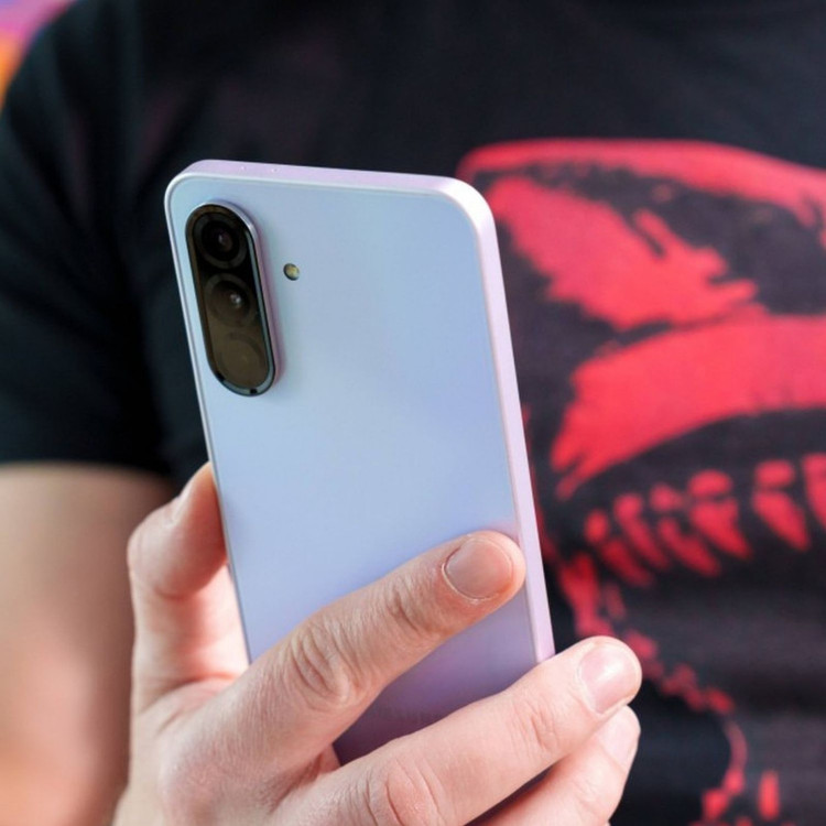 گوشی موبایل سامسونگ مدل Galaxy A36 دو سیم کارت ظرفیت 256 گیگابایت و رم 8 گیگابایت - ویتنام - به همراه شارژر 25 وات سامسونگ