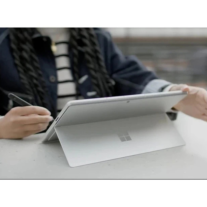 تبلت 13 اینچی مایکروسافت مدل Surface Pro 10-Core Ultra 7 165U ظرفیت 1 ترابایت و رم 64 گیگابایت به همراه کیبورد Surface Pro Copilot