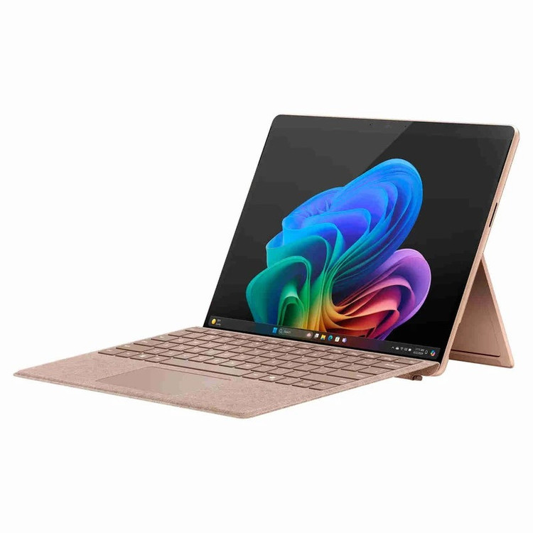 تبلت 13 اینچی مایکروسافت مدل Surface Pro 11 - Ultra 7 ظرفیت 256 گیگابایت و رم 16 گیگابایت به همراه کیبورد Surface Pro Singature Copilot و قلم Slim Pen 2