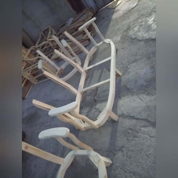 مبل راحتی هفت نفره با روکش پارچه و پایه چوب مدل مینیمال راحتی 7 نفره لهستانی به همراه 6 کوسن